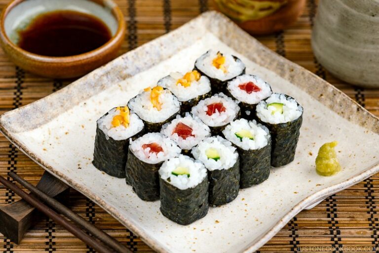Sushi Rolls Maki Sushi – Hosomaki 1117 I 768x512